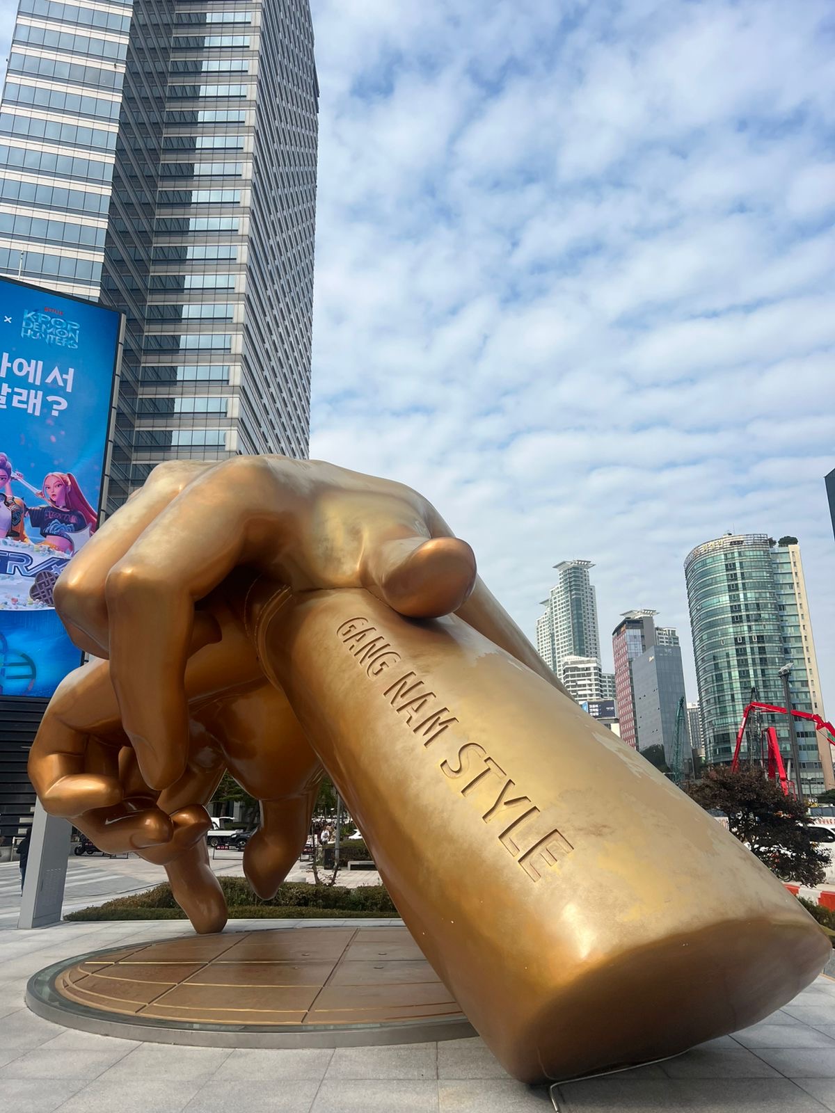 Gangnam Hands Statue